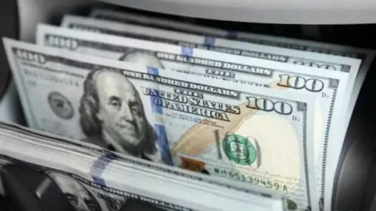 تغيرات أسعار العملات في مصر وسط تحركات جديدة للدولار واليورو بالبنوك